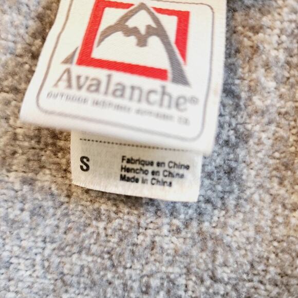 AVALANCHE GRAY ZIP JACKET WITH ZIP POCKETS AND THUMB HOLE SLEEVES SIZE SMALL - Picture 2 of 8